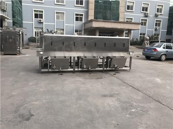 塑料膠筐清洗機(jī)價(jià)格 僅需2人解決周轉(zhuǎn)筐清洗難題 塑料膠筐清洗機(jī)價(jià)格 僅需2人解決周轉(zhuǎn)筐清洗難題