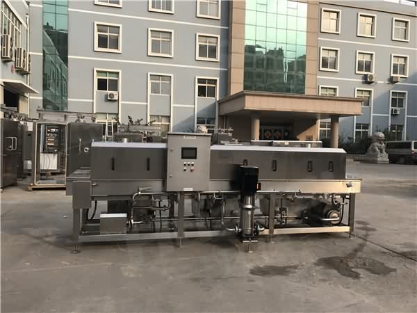 大型周轉(zhuǎn)箱清洗機 清洗干凈 技術(shù)先進